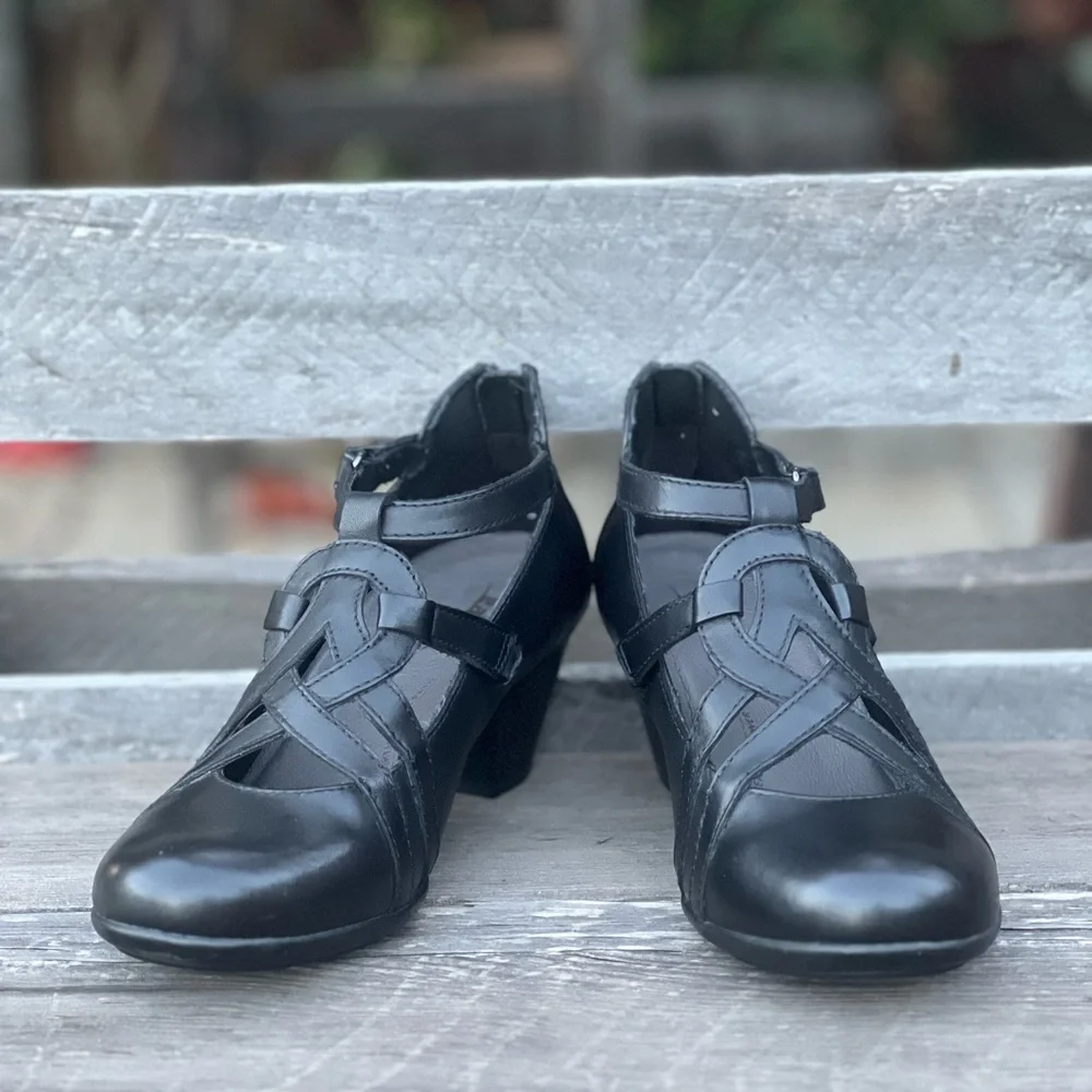 Earth Women's WIDE Black Virtue Leather Mary Jane Pump Size 8D - Picture 4 of 10